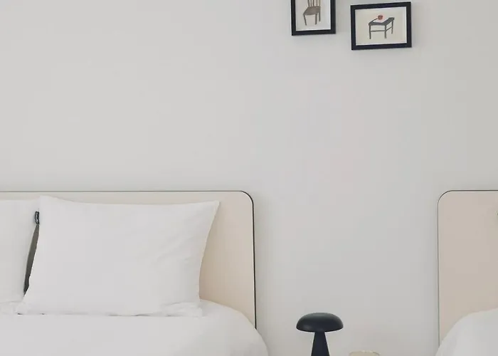 Daire Cozy & Light-filled, Your Wishlisted Travel