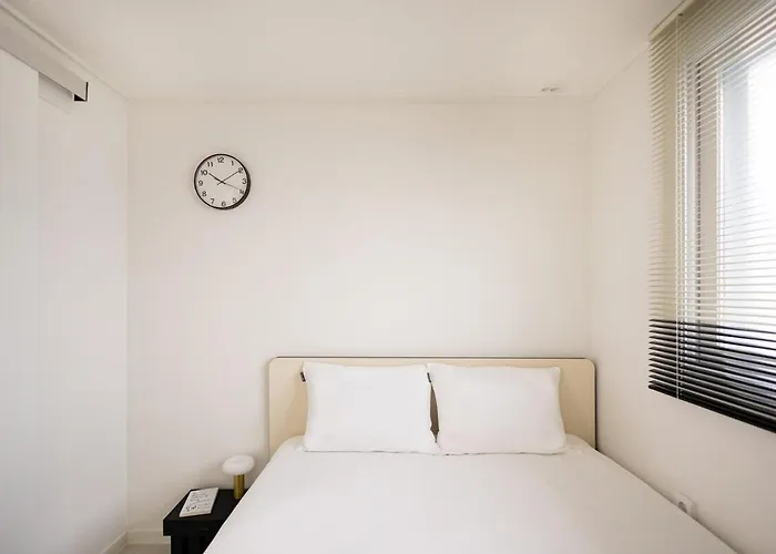 Daire Cozy & Light-filled, Your Wishlisted Travel