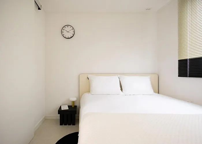 Daire Cozy & Light-filled, Your Wishlisted Travel